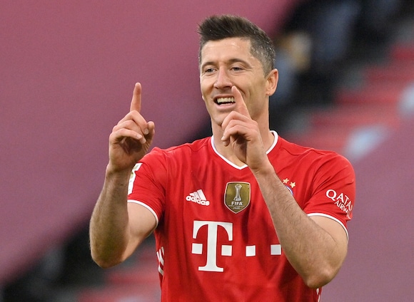 Lewandowski schiet ‘onmogelijk’ doelpuntenrecord Gerd Müller uit de ...