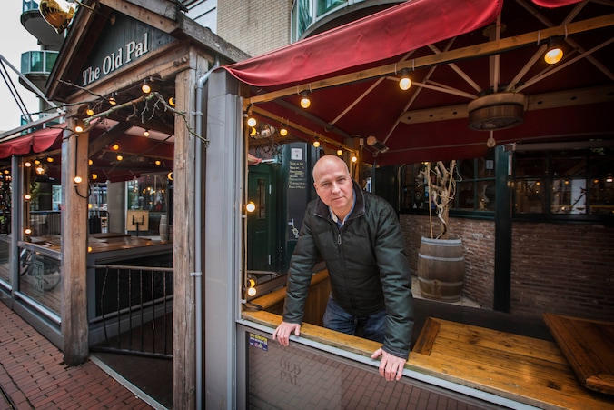 Edwin moet terras sluiten omdat één wand niet helemaal open kan: ‘Dit ...