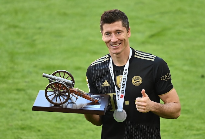 Lewandowski schiet ‘onmogelijk’ doelpuntenrecord Gerd Müller uit de ...