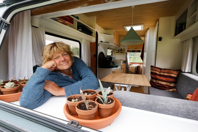 Frederieke uit Nijmegen pimpte tijdens corona haar caravan | Regio | AD.nl