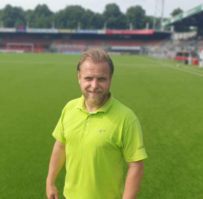 Jorn (41) is uitvoerder in de sportveldenbouw: ‘Alle kunstgrasvelden in ...