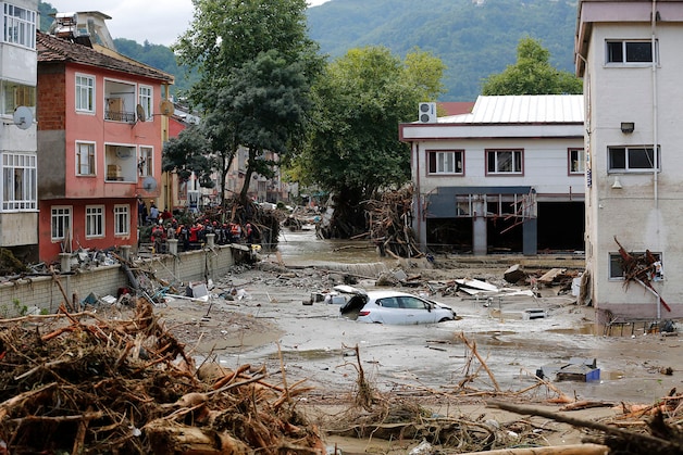 Dodental door hevige overstromingen Turkije loopt op naar 38 | Nieuws ...