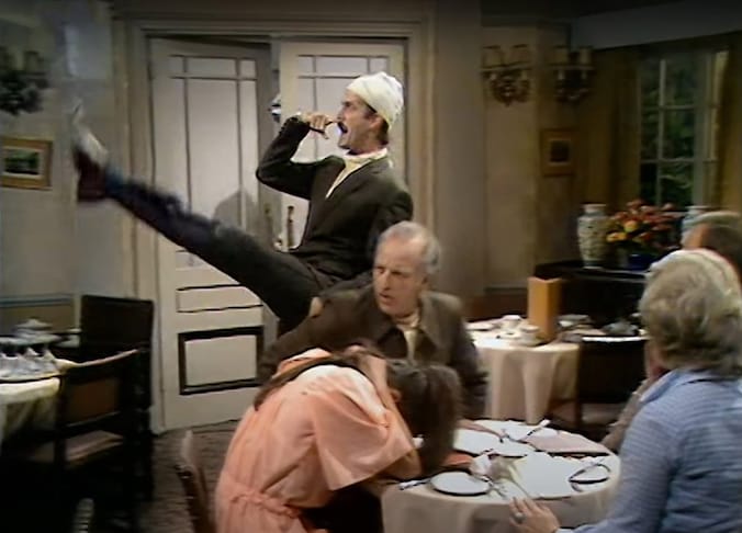 Kan een vervolg op Fawlty Towers (mét John Cleese) nog wel? ‘Hij trekt ...