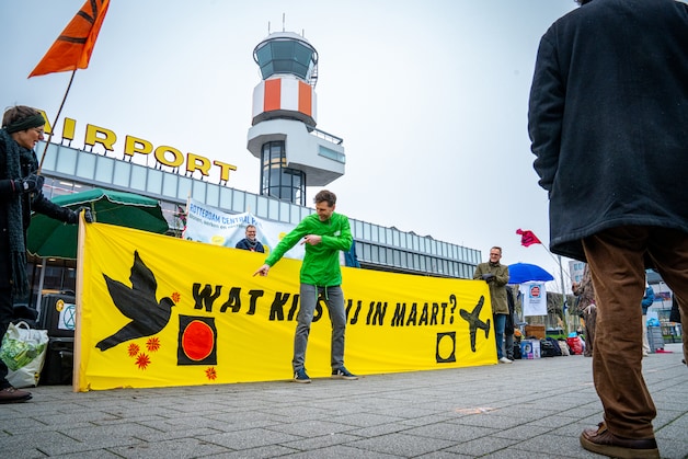 De nieuwe grote man in de Rotterdamse politiek: netjes, autoloos en ...