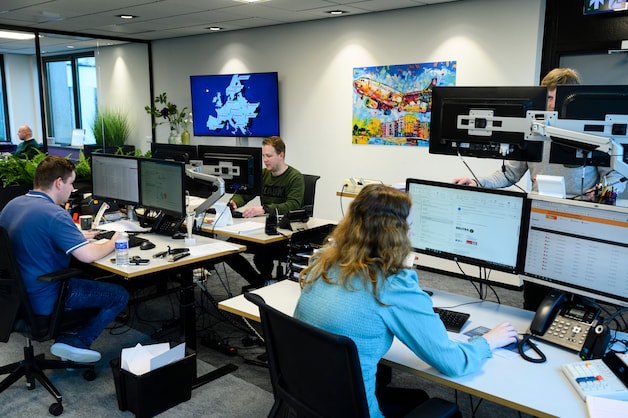 Eurosped bezorgt vracht in de hele wereld vanuit Oldenzaal | Regio | AD.nl