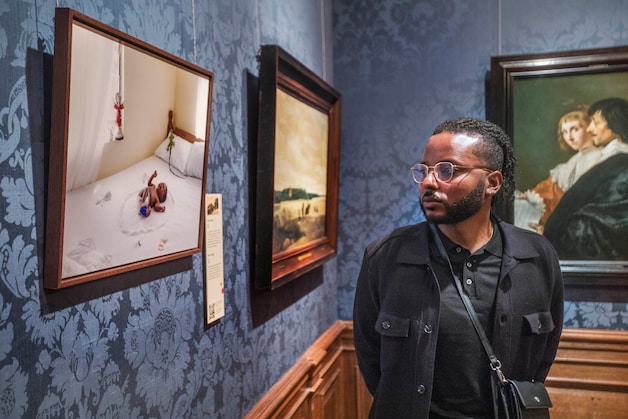 Tussen al die beroemde, oude werken in Mauritshuis hangen nu foto’s ...