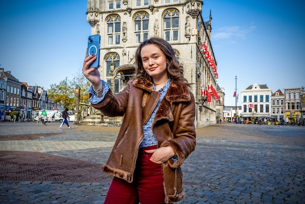 Roos Hahn kon niet rondkomen van TikTok en stuurde 350 sollicitaties ...