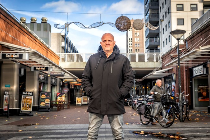 Rens is de eerste stadsmarinier in Vlaardingen: ‘Overlast aanpakken ...