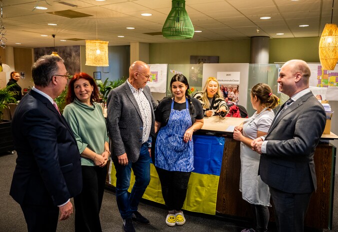Opgevangen Oekraïners gaan verhuizen, maar dat vinden politici maar ...