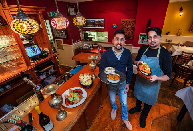 Op bezoek bij Maharaja: deze kok maakt heerlijke romige boterkip ...