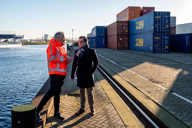 Steeds drukker op de weg, dus meer transport over water: ‘Brabantse ...