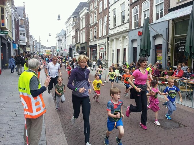 Vestingloop Den Bosch zit zo goed als vol | Regio | AD.nl