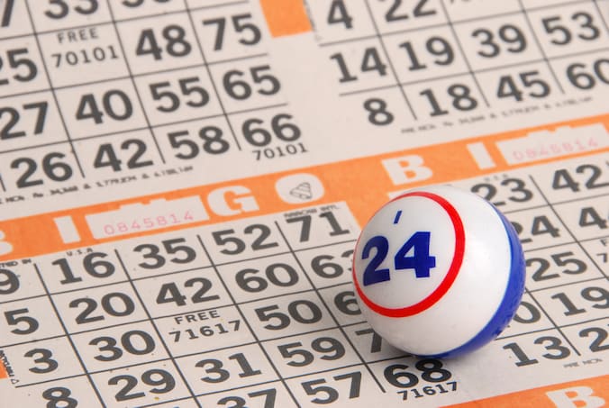 Koor Opkomend Tij houdt bingo in Koudekerke voor nieuw podium | Regio ...