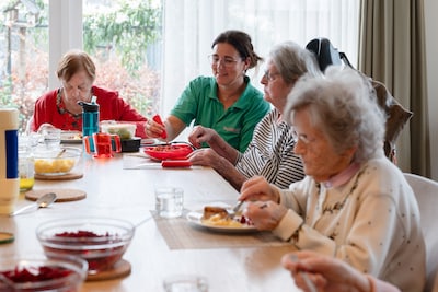 Much criticism of cold nursing homes, but here residents are delighted: ‘A glass of wine? Of course you can’