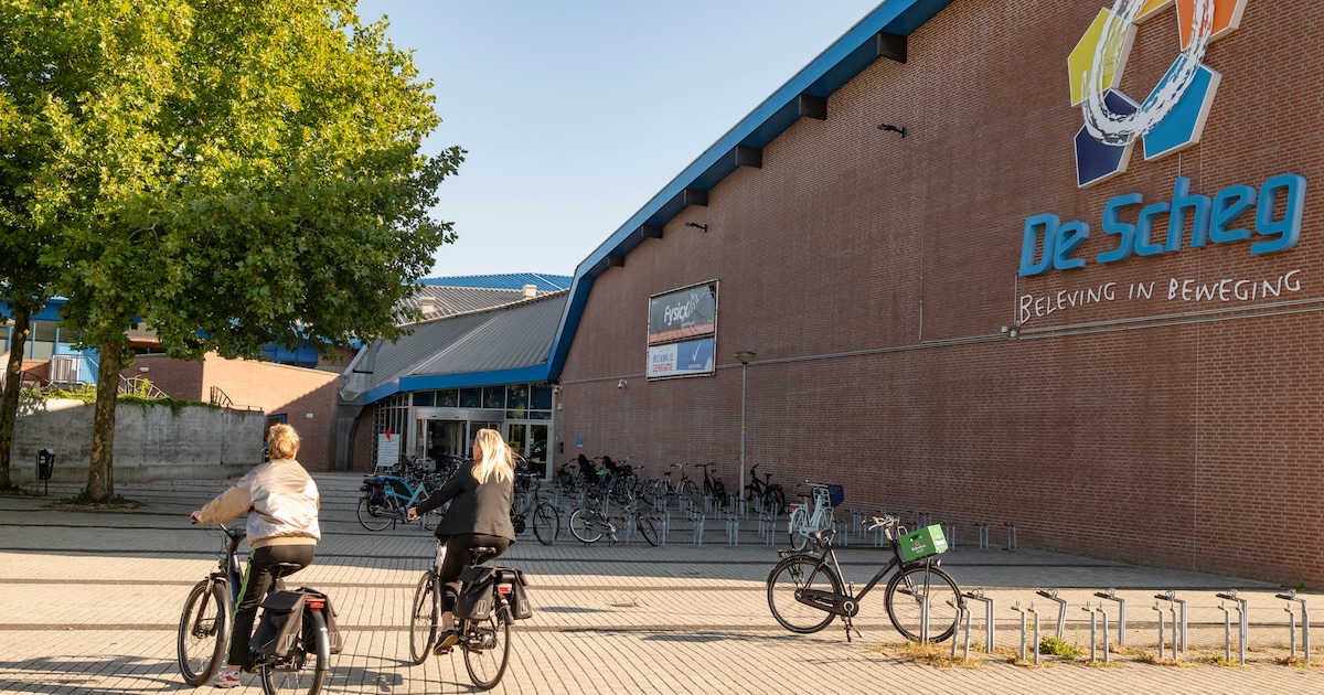 Deventer gaat jongeren uit azc gratis zwemlessen aanbieden