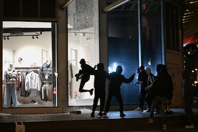 Meer dan honderd arrestaties bij nieuwe rellen in Parijs: ‘Jongeren met criminele intenties’