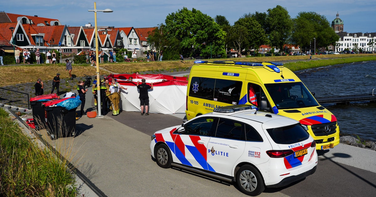 Persoon uit Markermeer gehaald en gereanimeerd in Hoorn