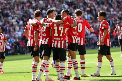 PSV wint dankzij uitblinker Van Bommel ruim van FC Groningen, applaus bij invalbeurt Geertruida