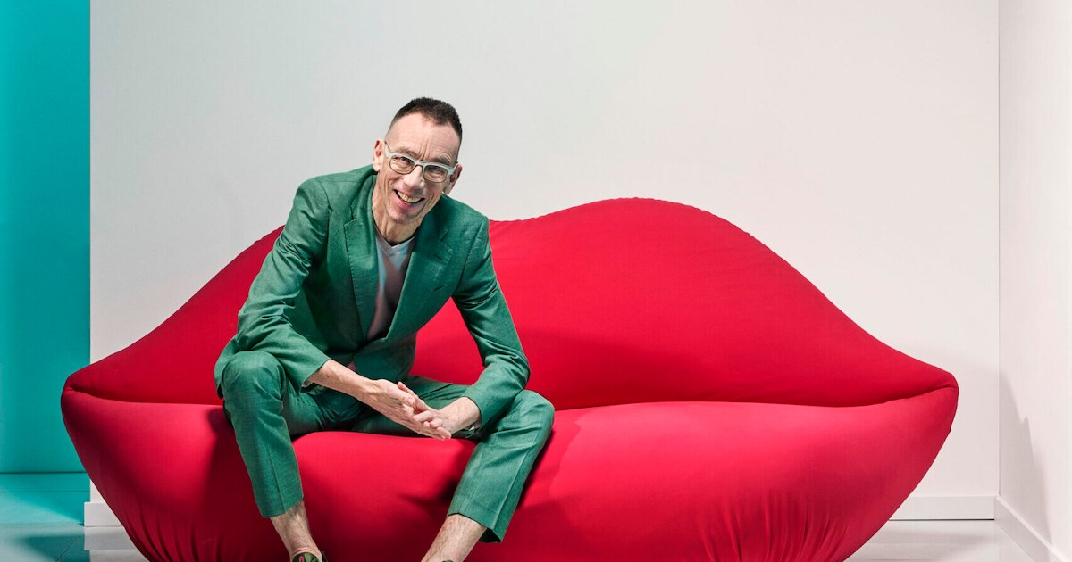 Cabaretier Dolf Jansen test nieuwe oudejaarsshow ONGEKEND in openluchttheater De Pinkenberg