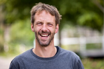 Bart blikt terug op Winter vol liefde: ‘Ik dacht eerst: pleur op, ik ga niet met m’n smoel op tv’