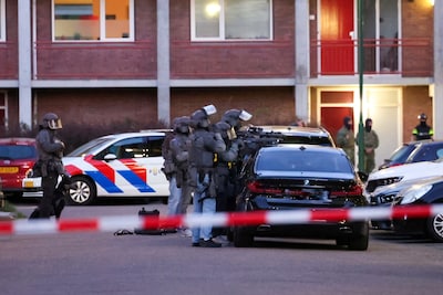 Urenlange spanning in Bilthoven: politie arresteert man die zich met vuurwapen had verschanst in app