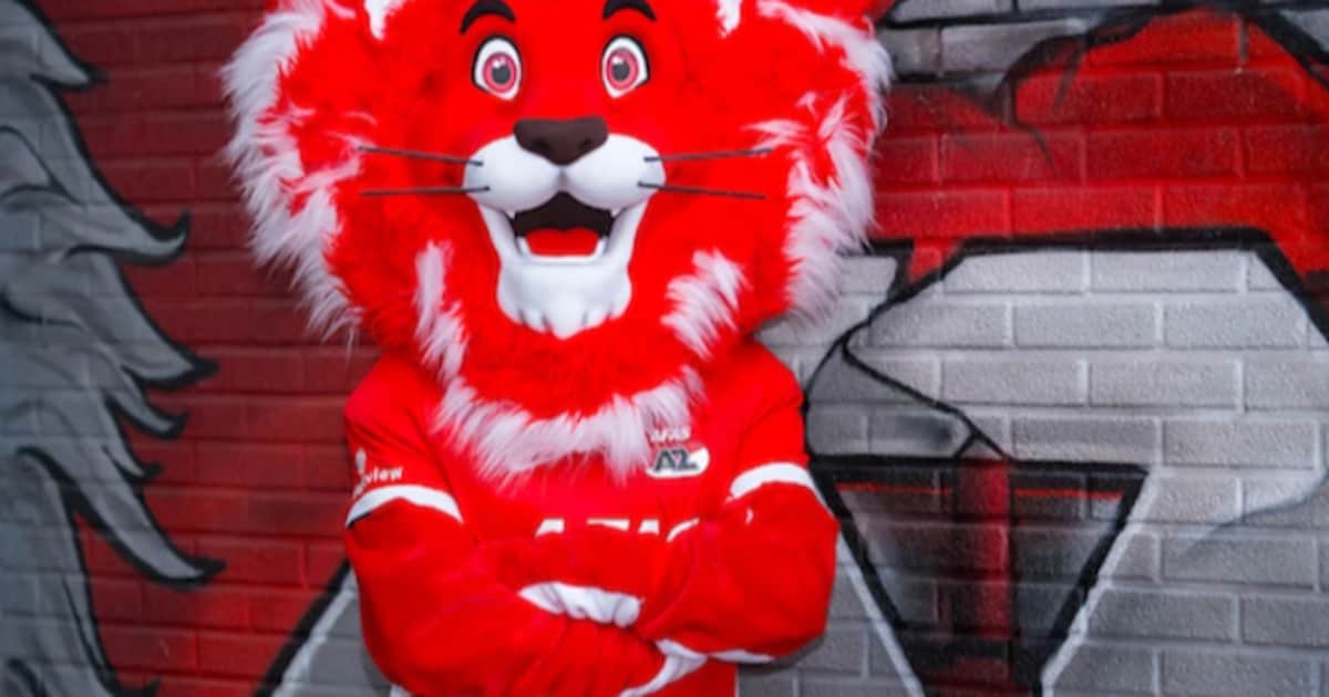 AZ Alkmaar presenteert mascotte Victor de Leeuw