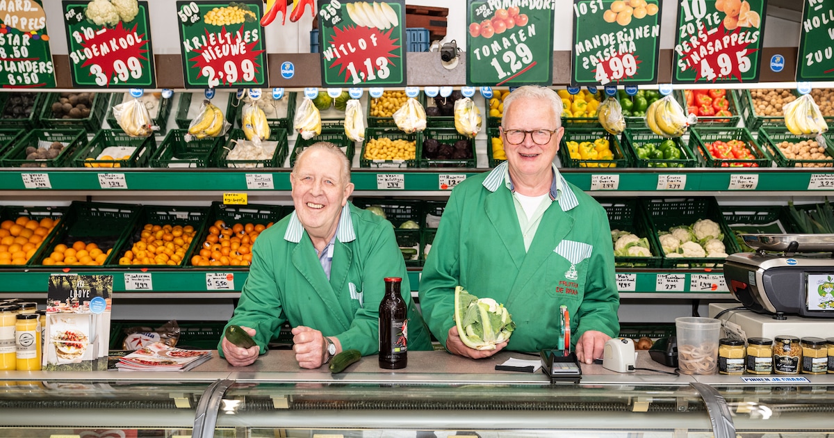 Einde van een tijdperk: broers Cees (74) en Jan (80) stoppen na vijftig jaar met Fruithal De Brand