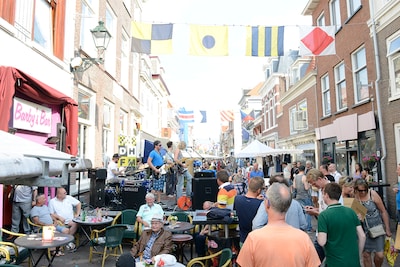 Vlaggetjesnacht op Scheveningen: vier de komst van de nieuwe haring met gratis livemuziek