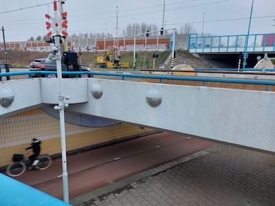 De spoorwegovergang bij station Zoetermeer-Oost gaat twee weken dicht