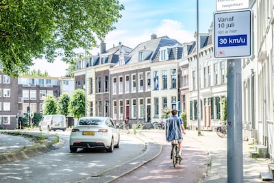 In 270 straten in Utrecht gaat morgen de snelheid omlaag naar 30 km per uur: check hier om welke weg