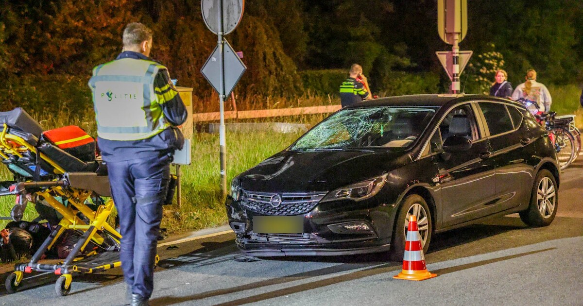 Bestuurder scooter naar ziekenhuis na ongeval in Hoogland