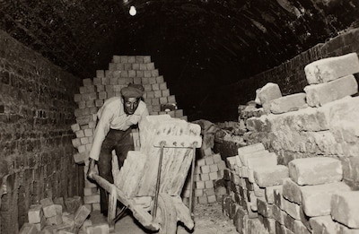 Kunstenaars eren verdwenen steenbakkersindustrie in Millingen