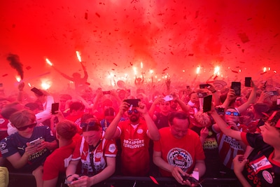 Bij de huldiging van PSV zijn fakkels – net als vuurwerk – nadrukkelijk niet toegestaan