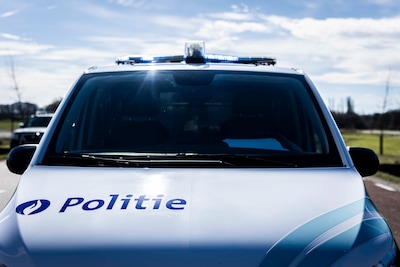 Fietser (79) gewond na botsing in Lommel