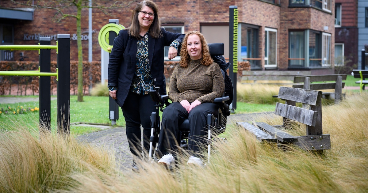 MS-patiënt Dyan (33) vindt steun bij vrijwilliger Gerda: ‘Mensen zien vaak alleen de rolstoel’