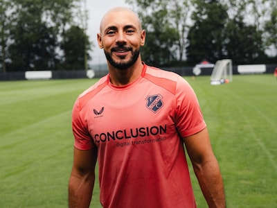 Kijk eens wie we daar hebben: Nordin Amrabat meldt zich op trainingsveld FC Utrecht