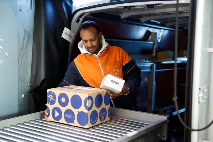 PostNL positiever over winst door groot aantal pakketjes, maar ...