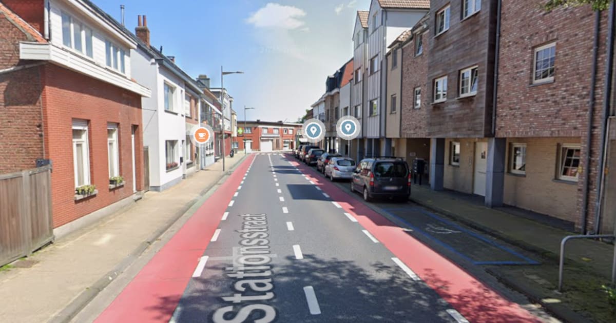 Beurtelings verkeer in Stationsstraat Essen door werken