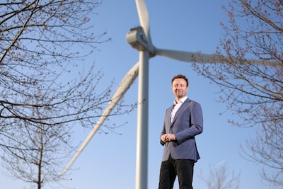 Vlaardingen geeft goede voorbeeld en stapt als eerste in de provincie over op eigen windenergie