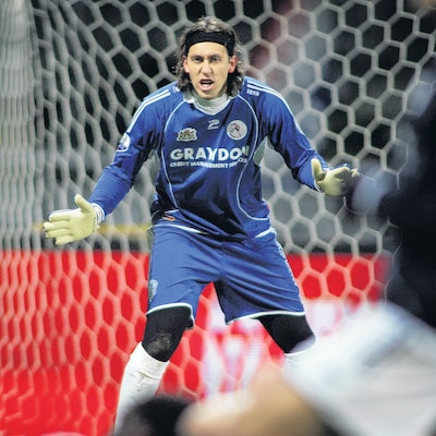 Voormalig PSV-doelman Cássio Ramos (38) last sanitaire pauze in tijdens duel in Brazilië