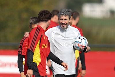 Mark van Bommel wint met België en geniet van zoon Ruben in Oranje: ‘Het waren twee mooie dagen’