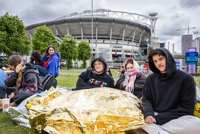 Harry Styles fans already camping at Johan Cruijff ArenA: where to grab a quick bite without losing your spot