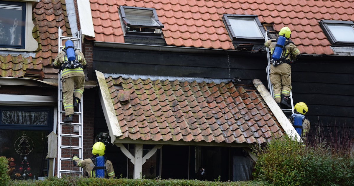 Brand in kliko's slaat over naar gevel van schuur aan de Bogerdweg in Dreischor