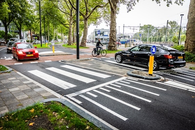 Dordtse fietsoversteek leidt tot veel kritiek van lezers