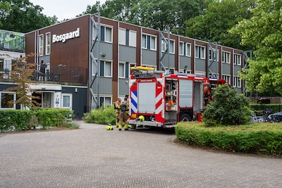 Brand bij zorginstelling in Halsteren: bedrijfshulpverleners halen bewoner uit appartement