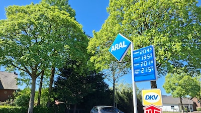 Een run op nóg goedkopere Duitse benzine? Dat valt nog mee in Kranenburg: ‘Ik had geen idee’