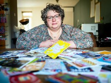 Eenzame Tygo (12) kreeg 2400 kaartjes van vreemden op zijn verjaardag, nu wil zijn moeder iets terugdoen