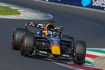 Max Verstappen schuift na straf Oscar Piastri plek op bij GP van Italië