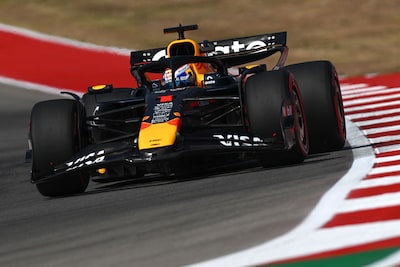 Max Verstappen aast tijdens sprintkwalificatie in Austin op eerste poleposition van het weekend