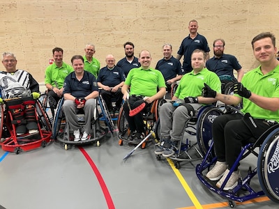 Bredius Rollers Woerden vieren tien jaar rolstoelhockey in sporthal Snellerpoort